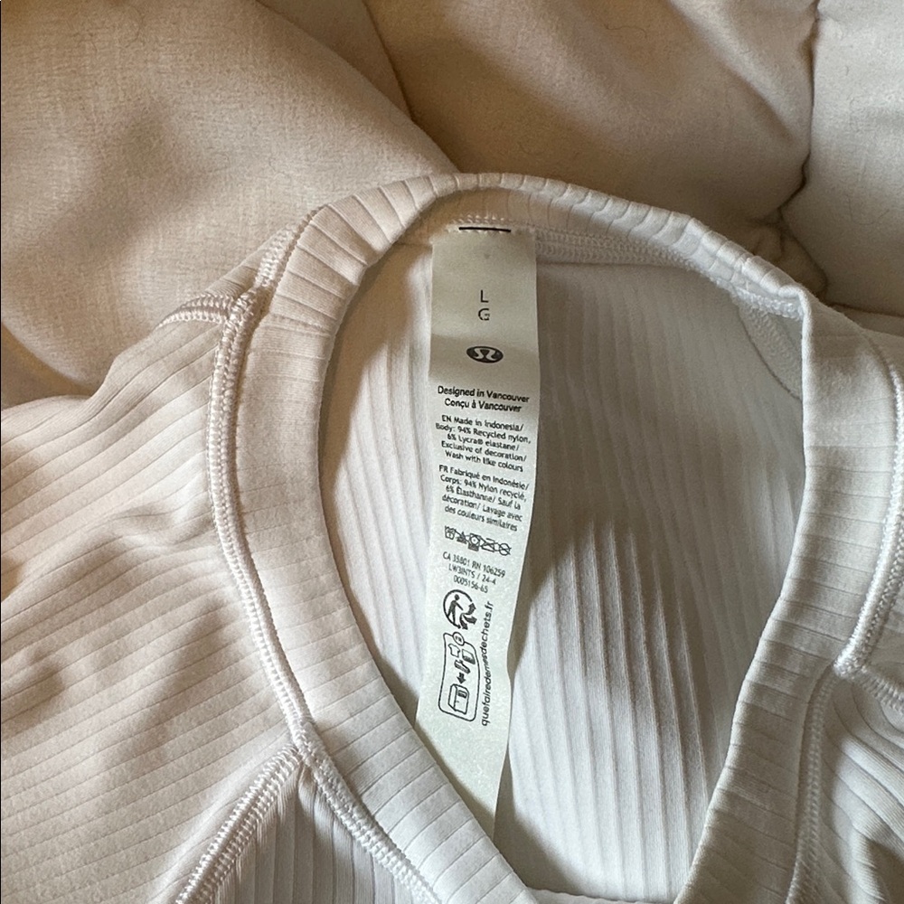 Lululemon - Picture 3 of 5